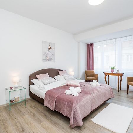 Perla Hradce 202 Apartment Hradec Kralove Luaran gambar