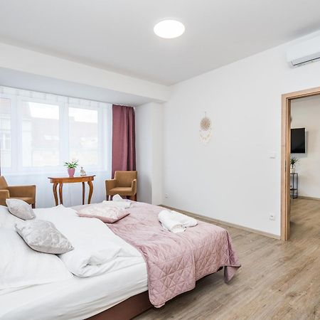 Perla Hradce 202 Apartment Hradec Kralove Luaran gambar